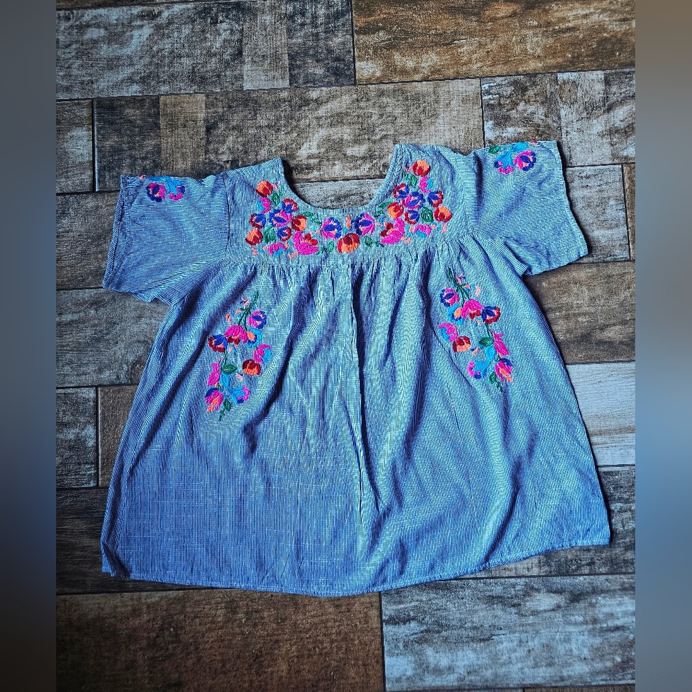 See and Be Seen Embroidered Boho Peasant Top | Size Small | EUC